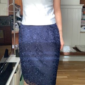 Uniqlo midi laced skirt